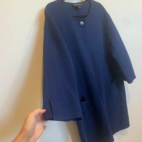 St. John One Button Overcoat - Picture 14 of 16
